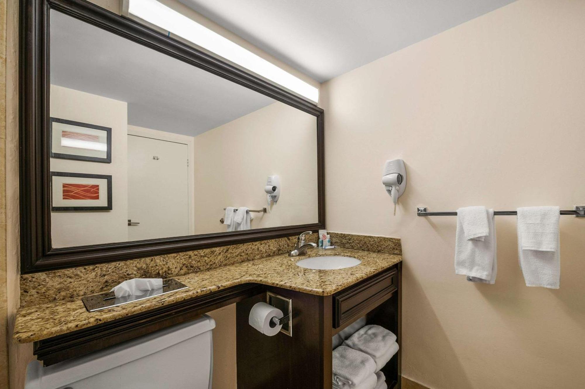 Comfort Inn Oceanside Дирфилд Бич Экстерьер фото